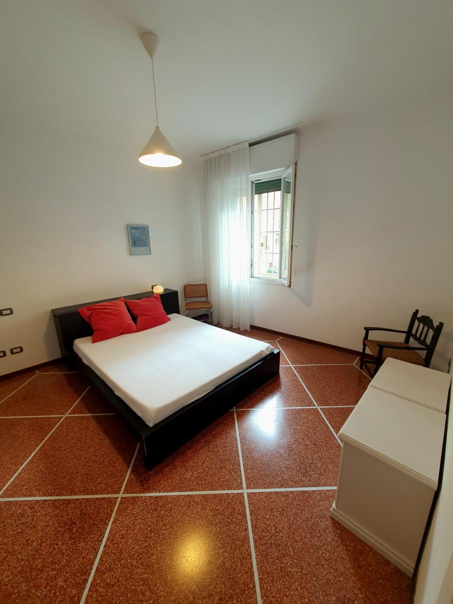 Spacious Three-Room Apartment In Saragozza 博洛尼亚 外观 照片
